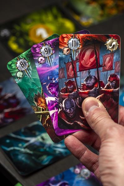 Legions : Univers d'Abyss / couverture Roi Estran (fr-en)